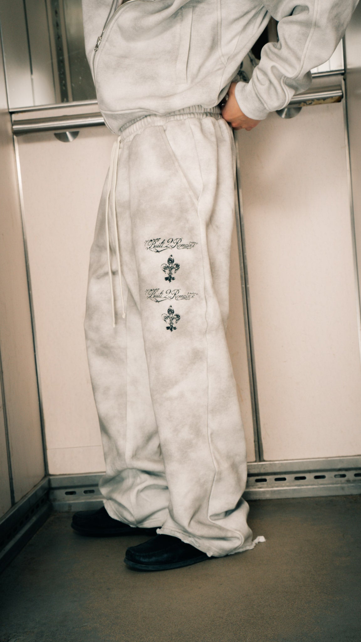 R-0H White Washed Flare Pants