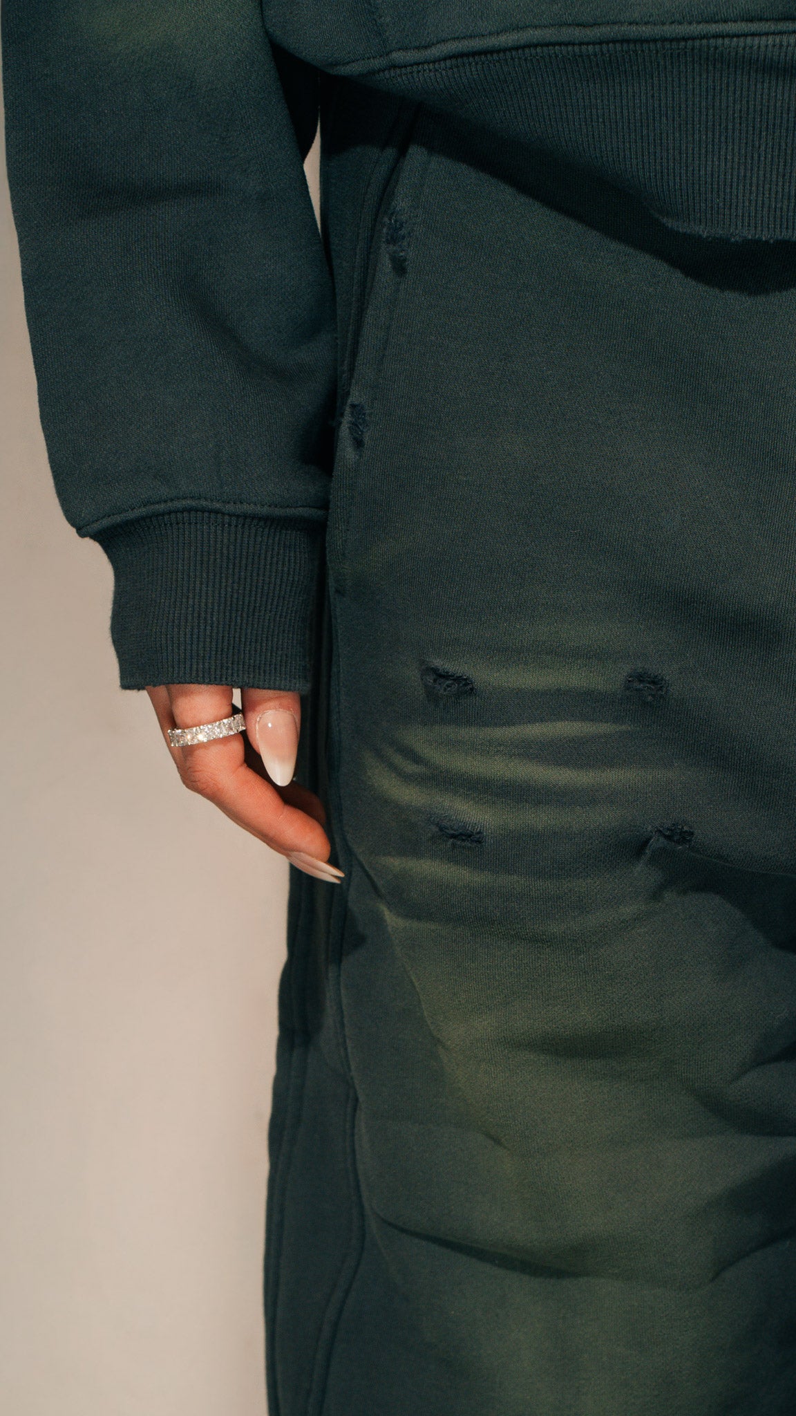 R-0H / REMAINS BARREL PANTS