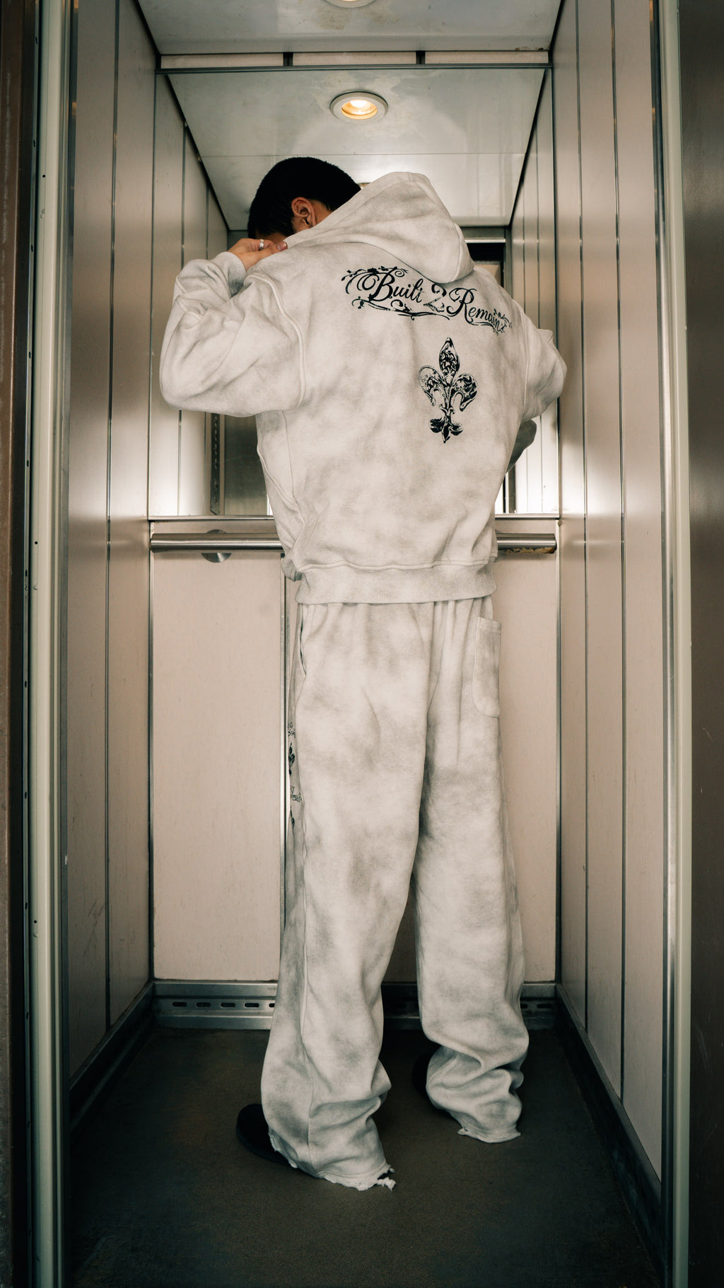 R-OH / WHITE WASHED ZIP UP