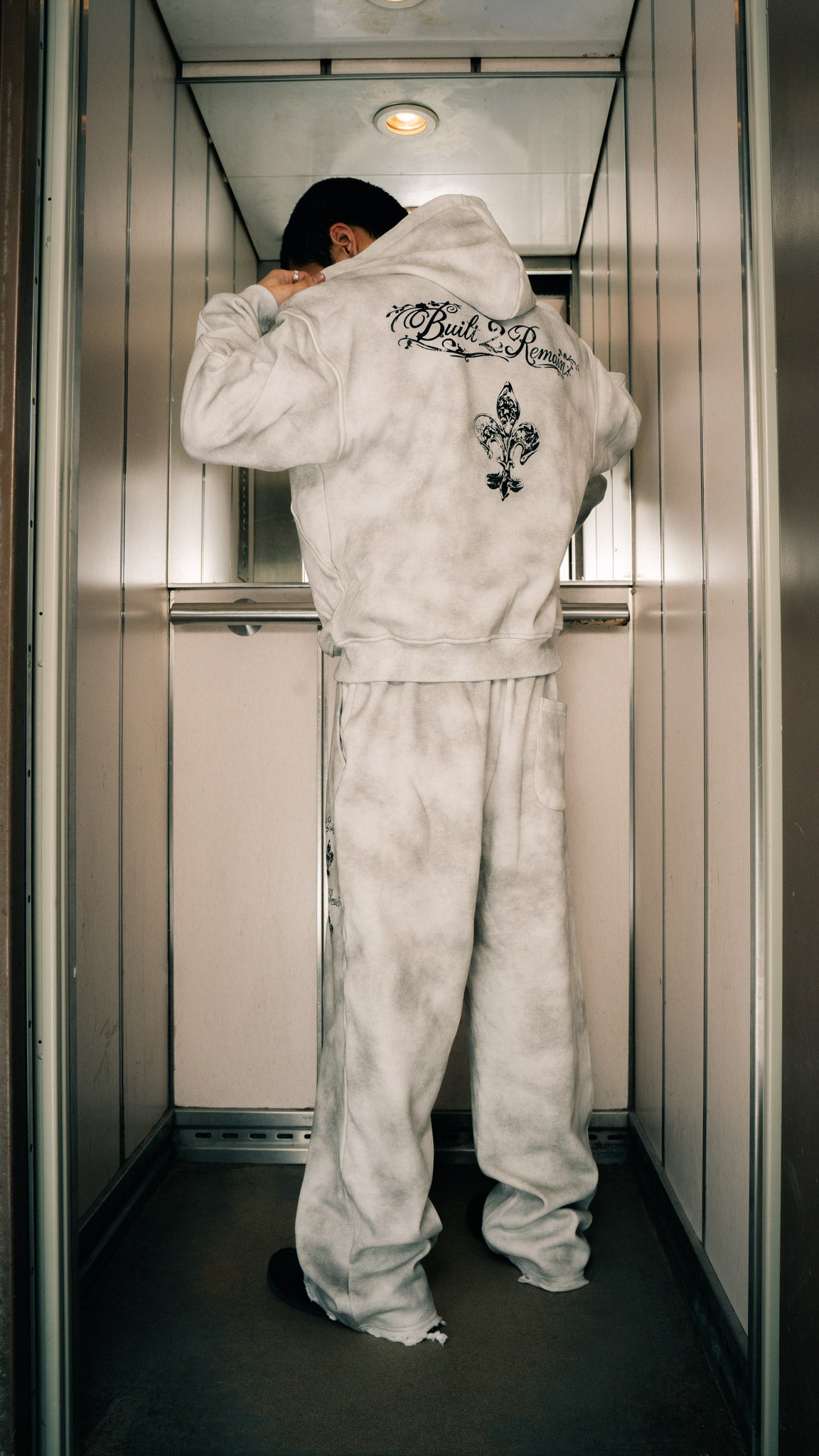 R-OH / WHITE WASHED ZIP UP