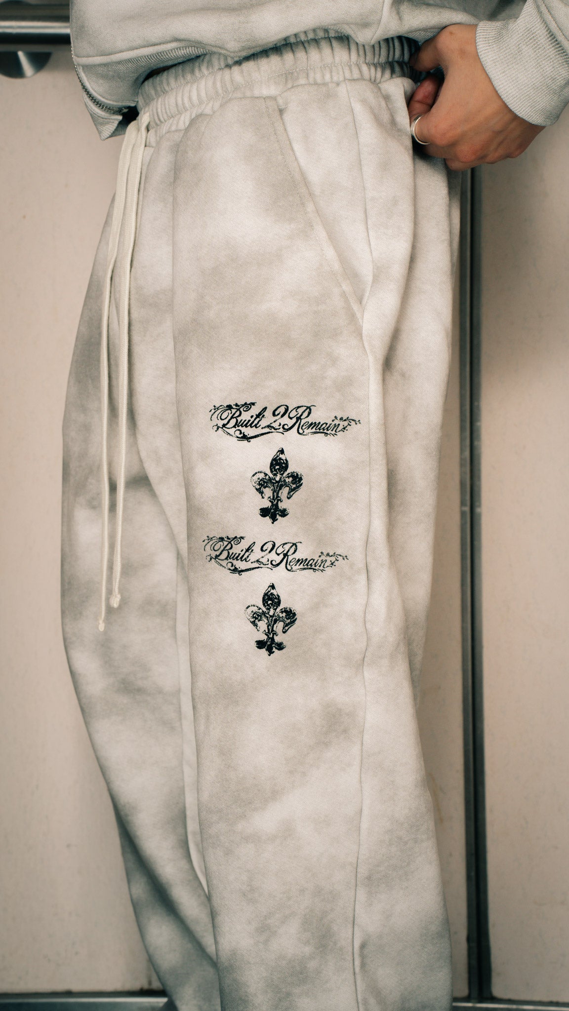 R-OH / WHITE WASHED FLARE PANTS