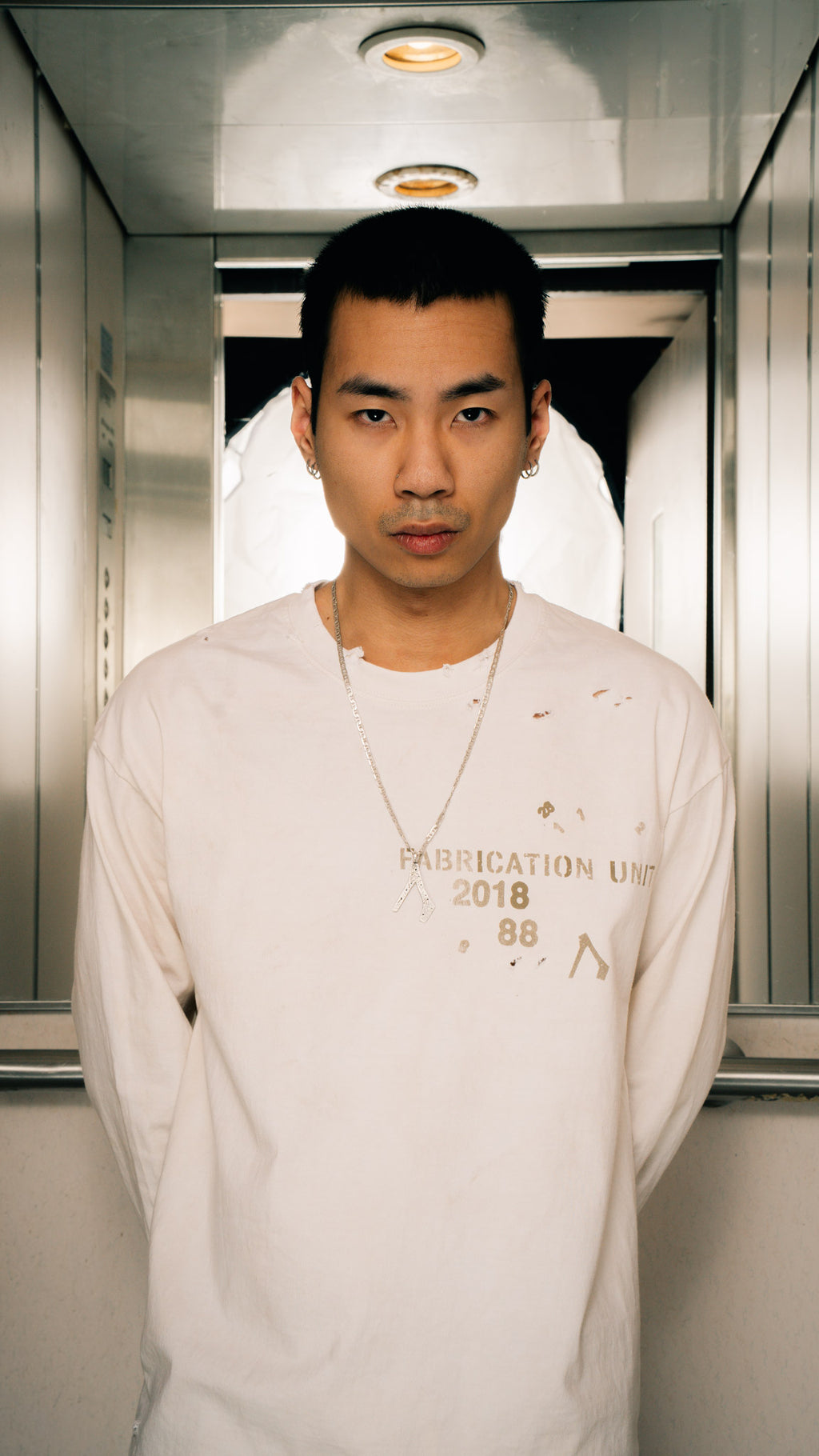 R-0H / DISTRESSED WHITE LS