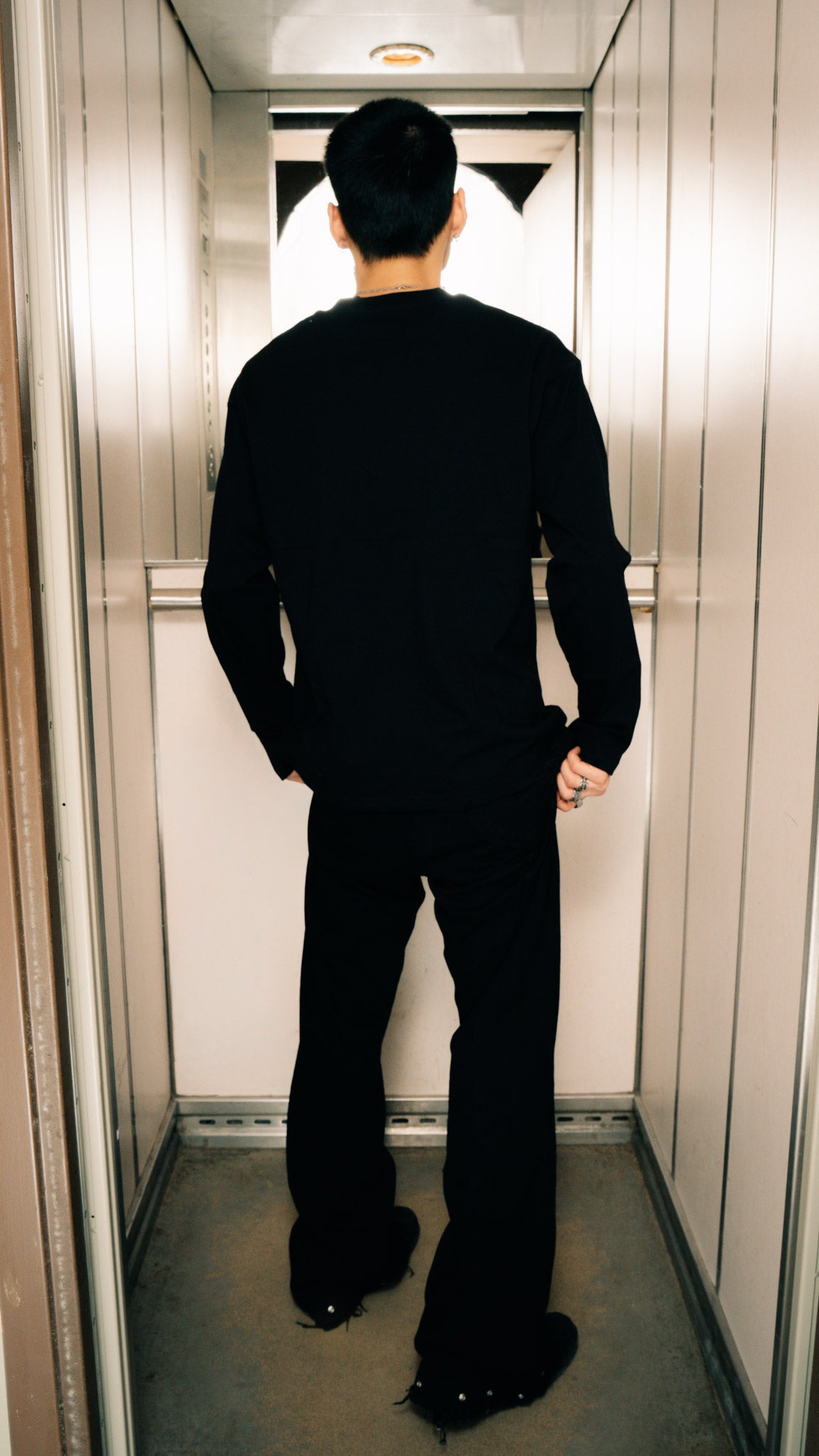 R-0H / DISTRESSED BLACK LS