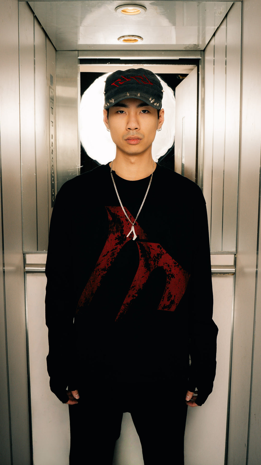 R-0H / DISTRESSED BLACK LS