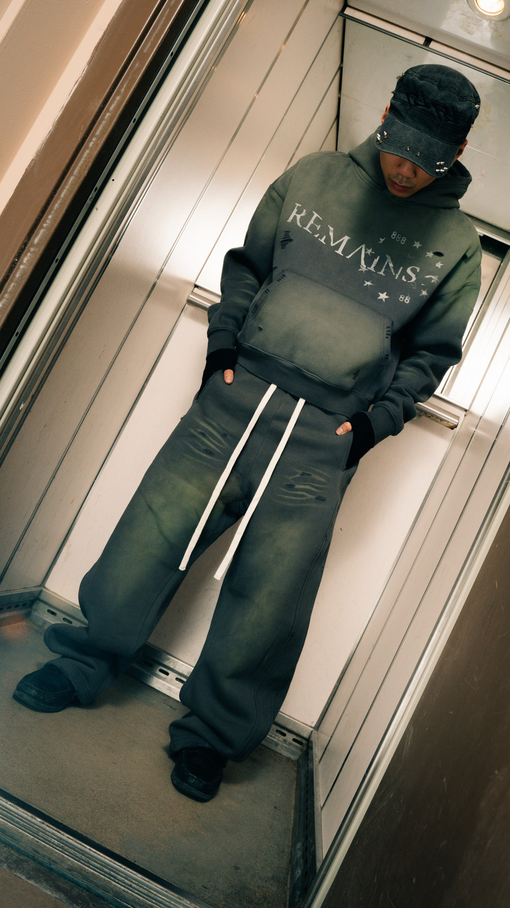 R-0H / REMAINS BARREL PANTS