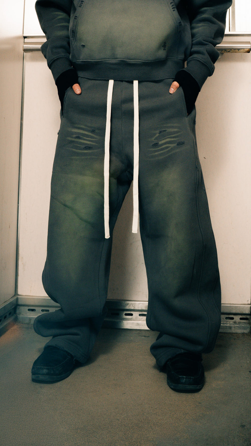 R-0H / REMAINS BARREL PANTS